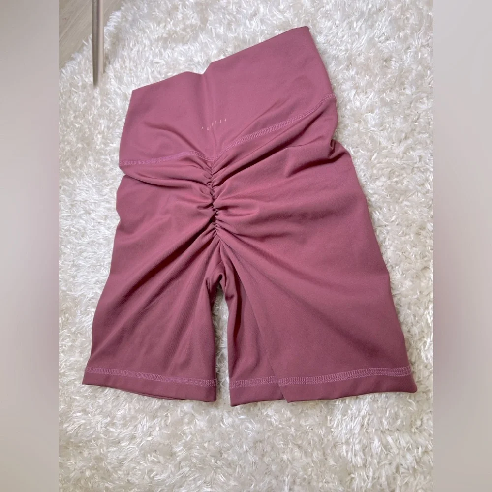 AGENT84 || Pink Ruched Gym Shorts - Picture 2 of 3